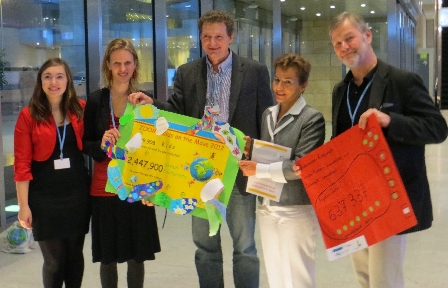 160.000 enfants de 12 pays de l’Europe ont collecté 2,5 millions d’empreintes vertes pour le sommet climatique des Nations Unies à Doha