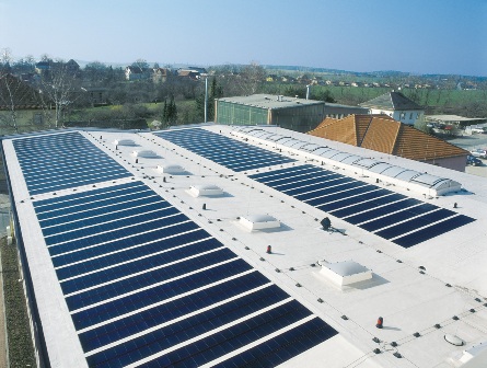 Niederanven : Rénovation d’une toiture avec intégration d’une couche avec modules photovoltaïques
